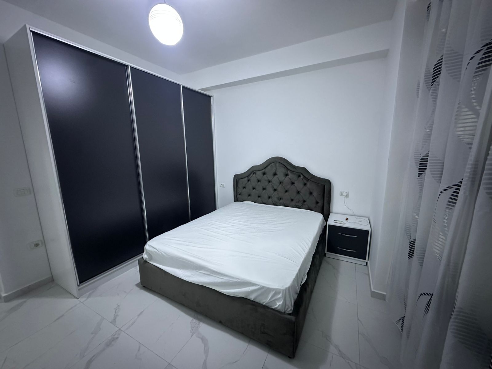 🏠 Jepet Apartament 1+1 me Qira te Ish – Fusha e Aviacionit, Tiranë