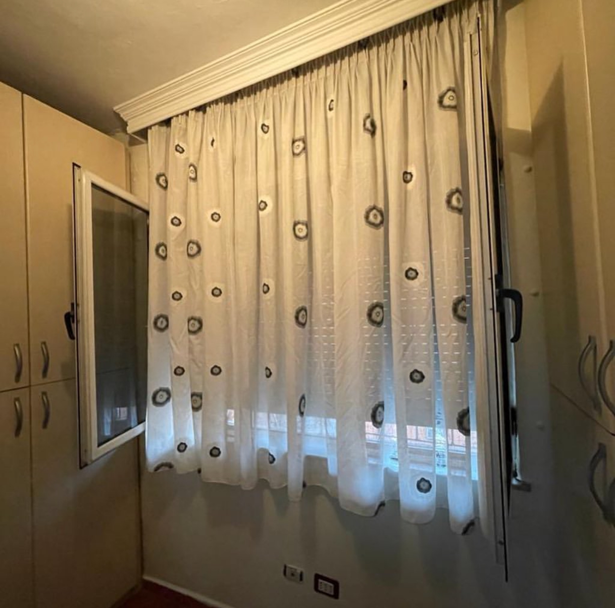 🏡 Jepet Apartament 2+1 me Qera pranë Liceut Artistik, Rruga e Elbasanit, Tiranë