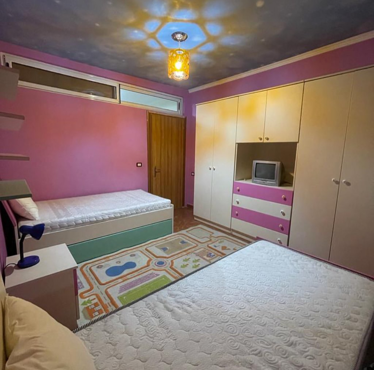 🏡 Jepet Apartament 2+1 me Qera pranë Liceut Artistik, Rruga e Elbasanit, Tiranë