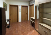 🏡 Jepet Apartament 2+1 me Qera pranë Liceut Artistik, Rruga e Elbasanit, Tiranë