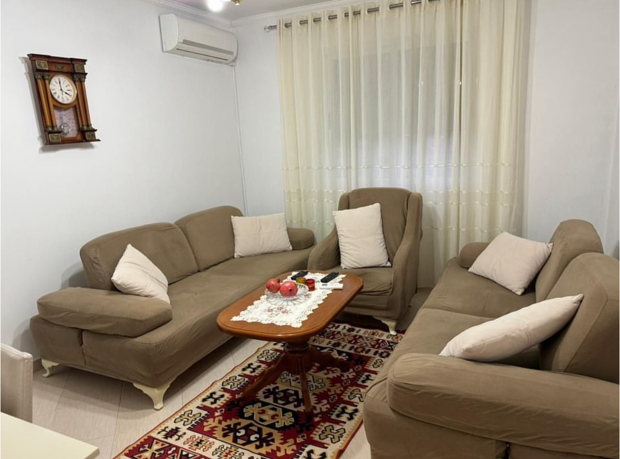 🏡 Jepet Apartament 1+1 me qera në Laprakë, Tiranë
