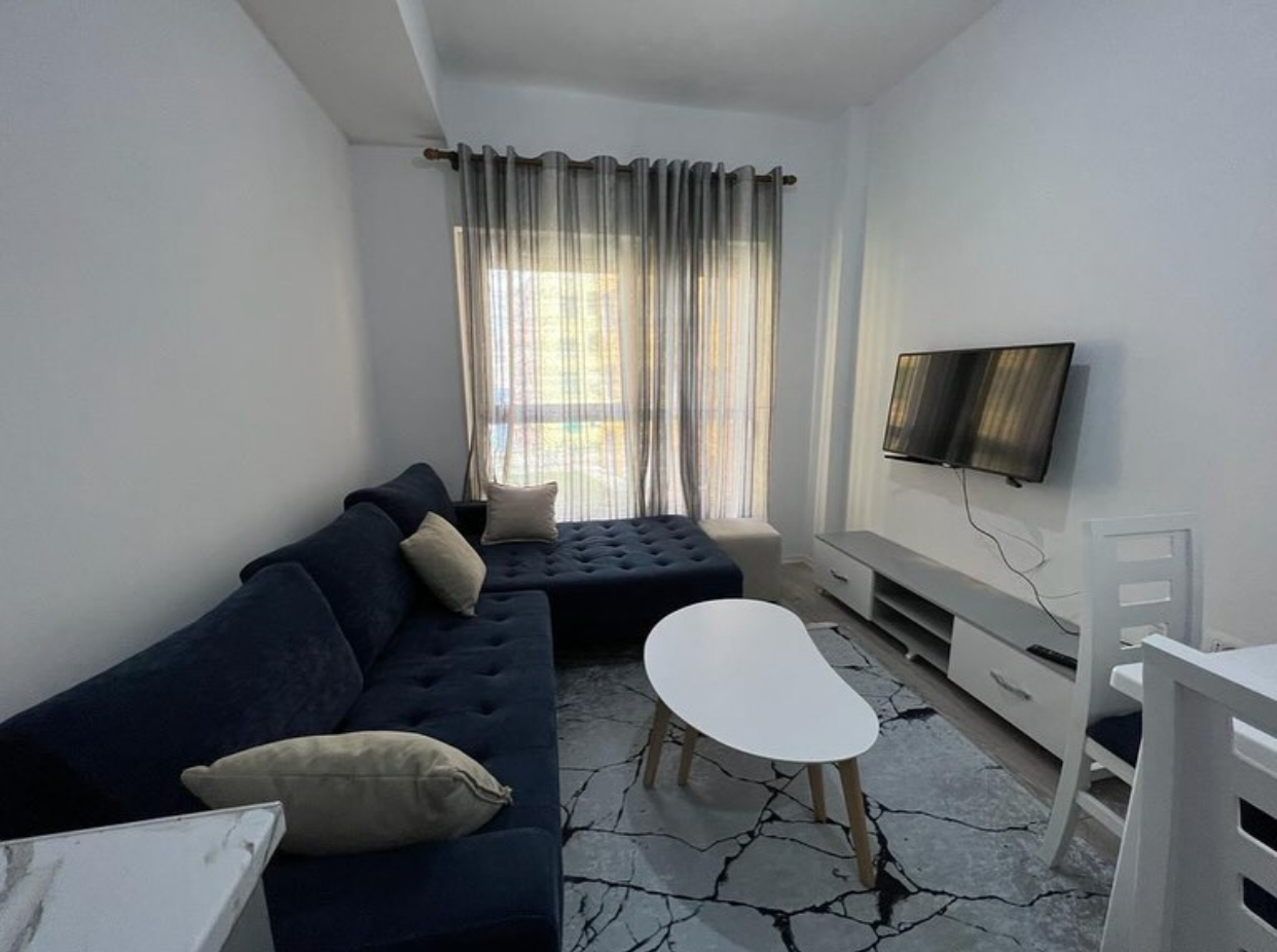 🏠 Jepët Apartament 1+1 me Qera mbi Fushën e Ali Demit, te Mangalem 21, Tiranë