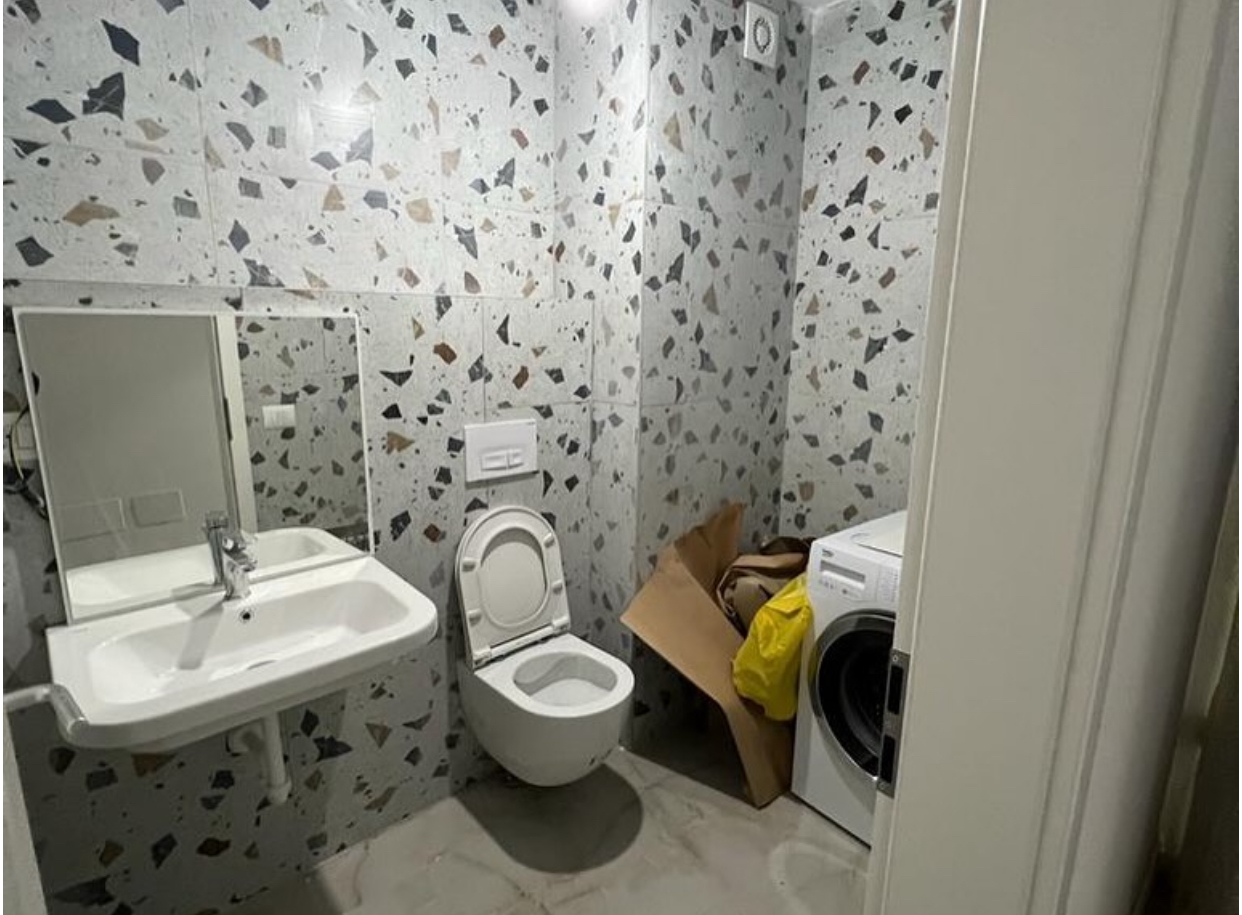 🏠 Jepët Apartament 1+1 me Qera mbi Fushën e Ali Demit, te Mangalem 21, Tiranë