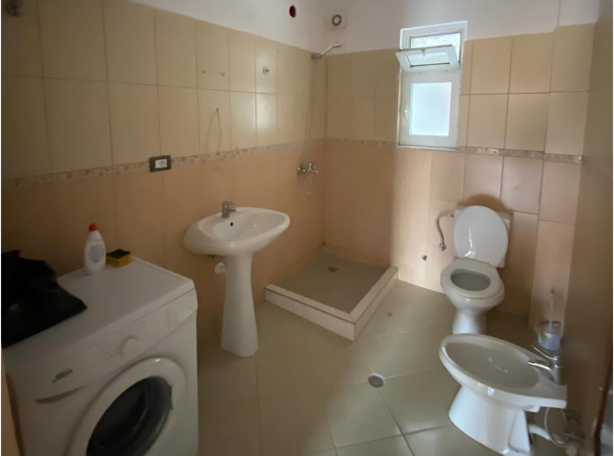 🏡 Jepet Apartament 1+1 me Qera mbi Ish Tregun Elektrik, Tiranë