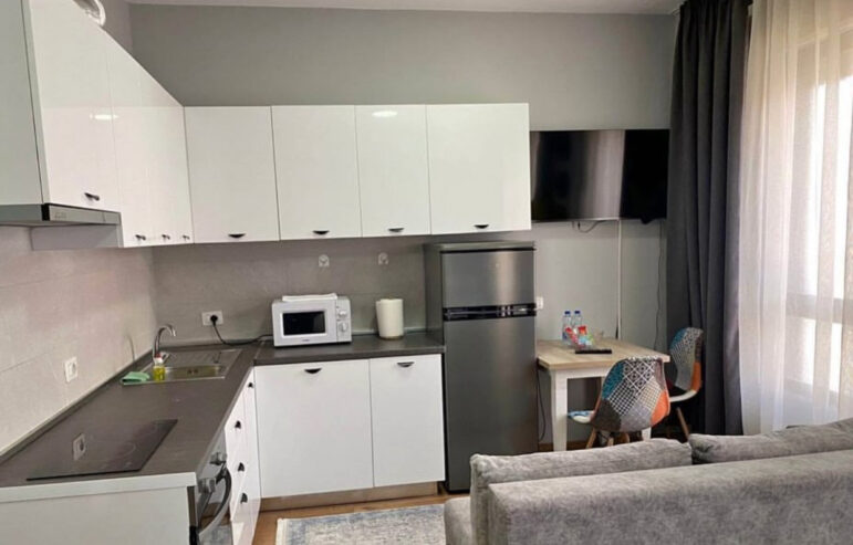 🏡 Jepet Garsioniere me Qera te Farmacia 10, Tiranë