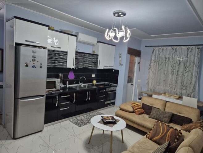 🏡 Jepet Apartament 1+1 me Qira mbi Ish-Tregun Elektrik, Tiranë