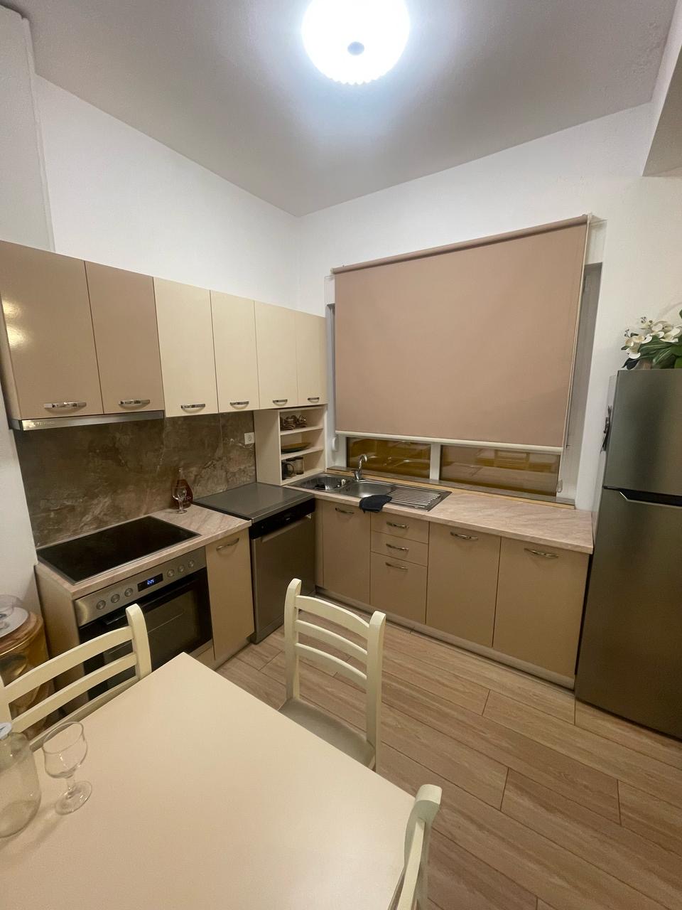 🏠 Jepët Apartament 1+1 me Qera mbi Fushën Ali Demit, (Mangalem 21) Tiranë