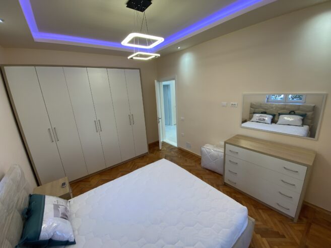 🏡 Jepet Apartament 2+1 me Qera te Medreseja, Tiranë