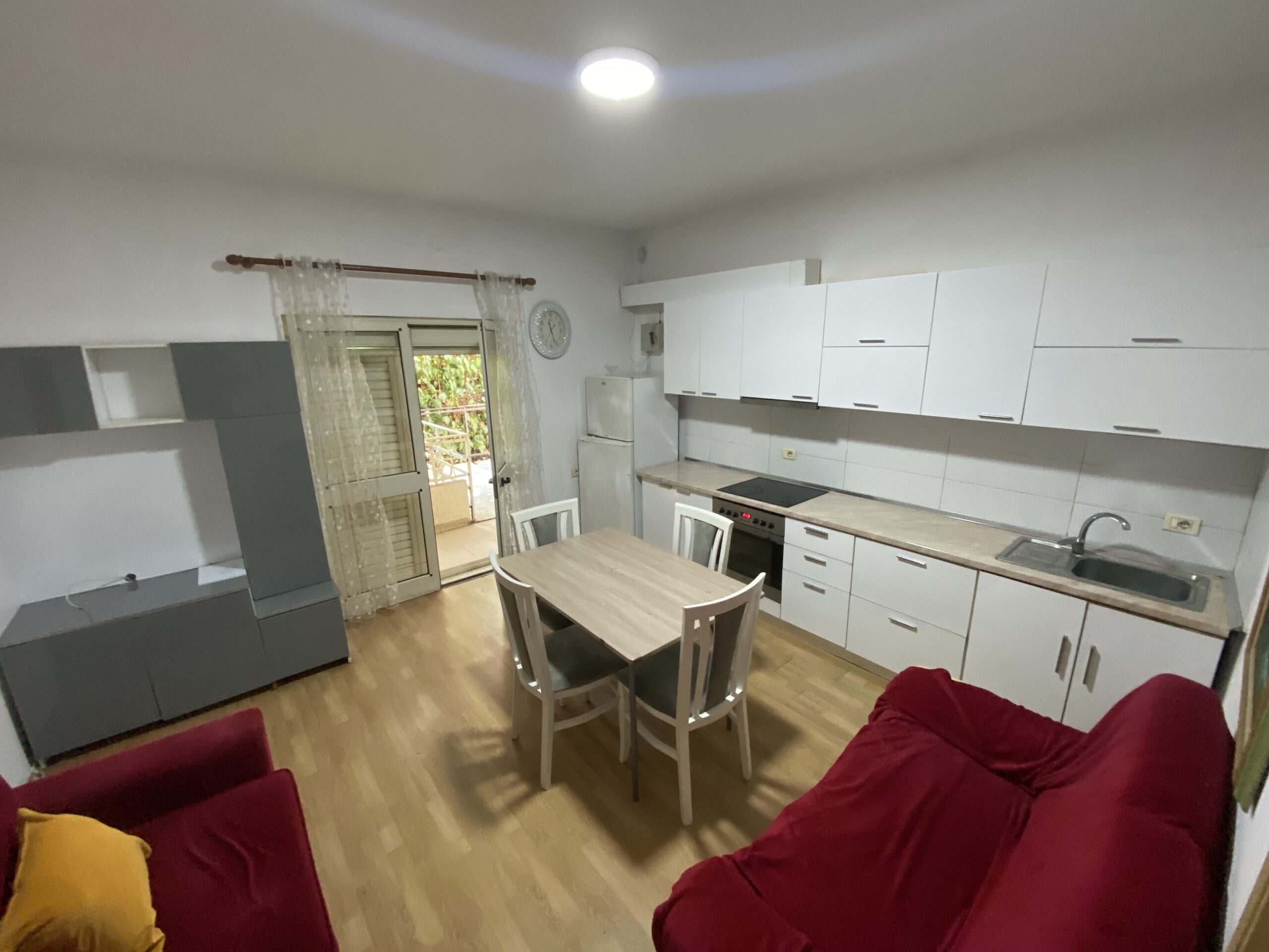 🏡 Jepet Shtëpi 1+1 me Qera te Qytet Studenti, Tiranë