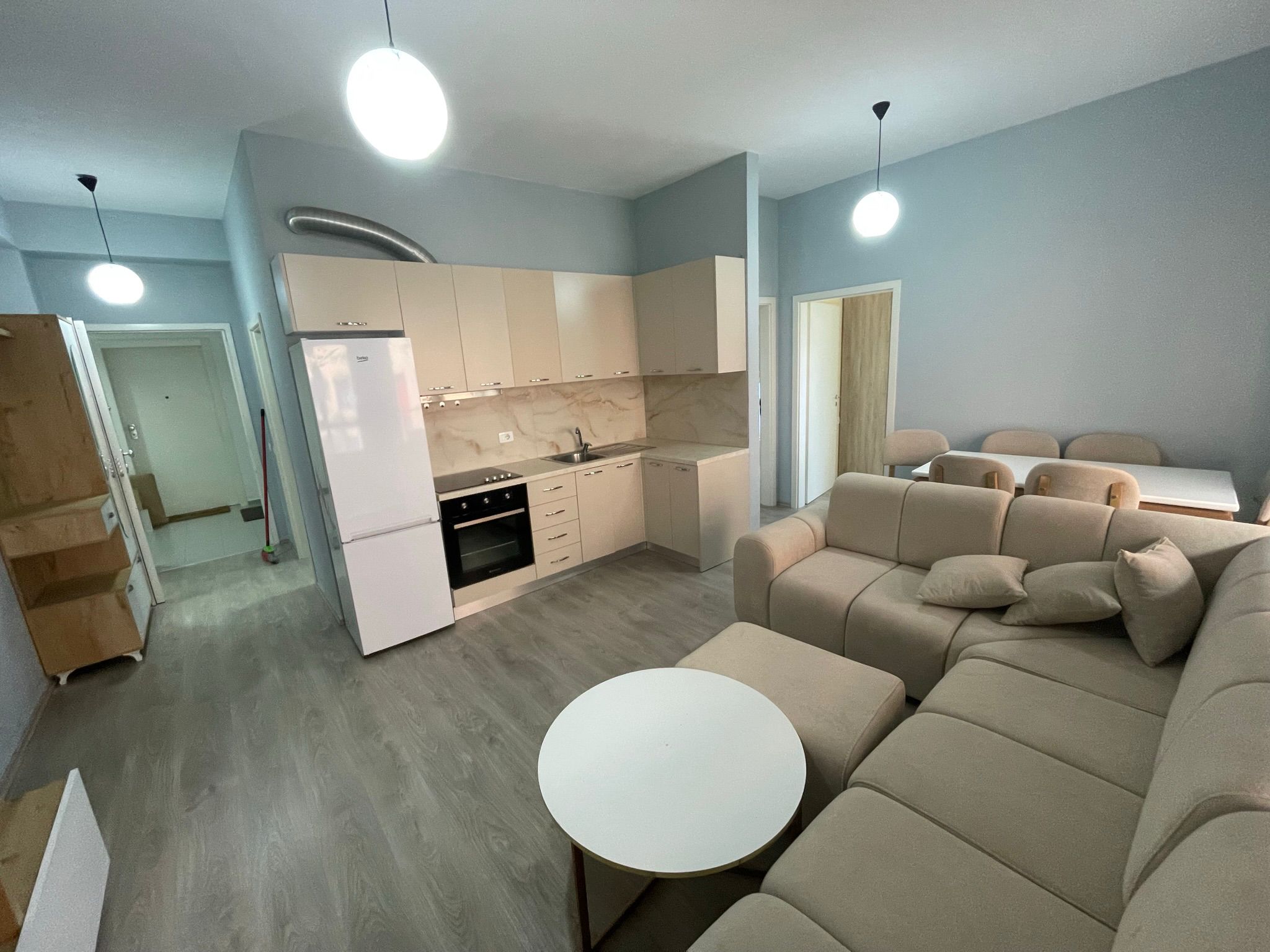 🏠 Jepet Apartament 2+1 me Qera mbi Fushën e Ali Demit, (Mangalem 21) Tiranë