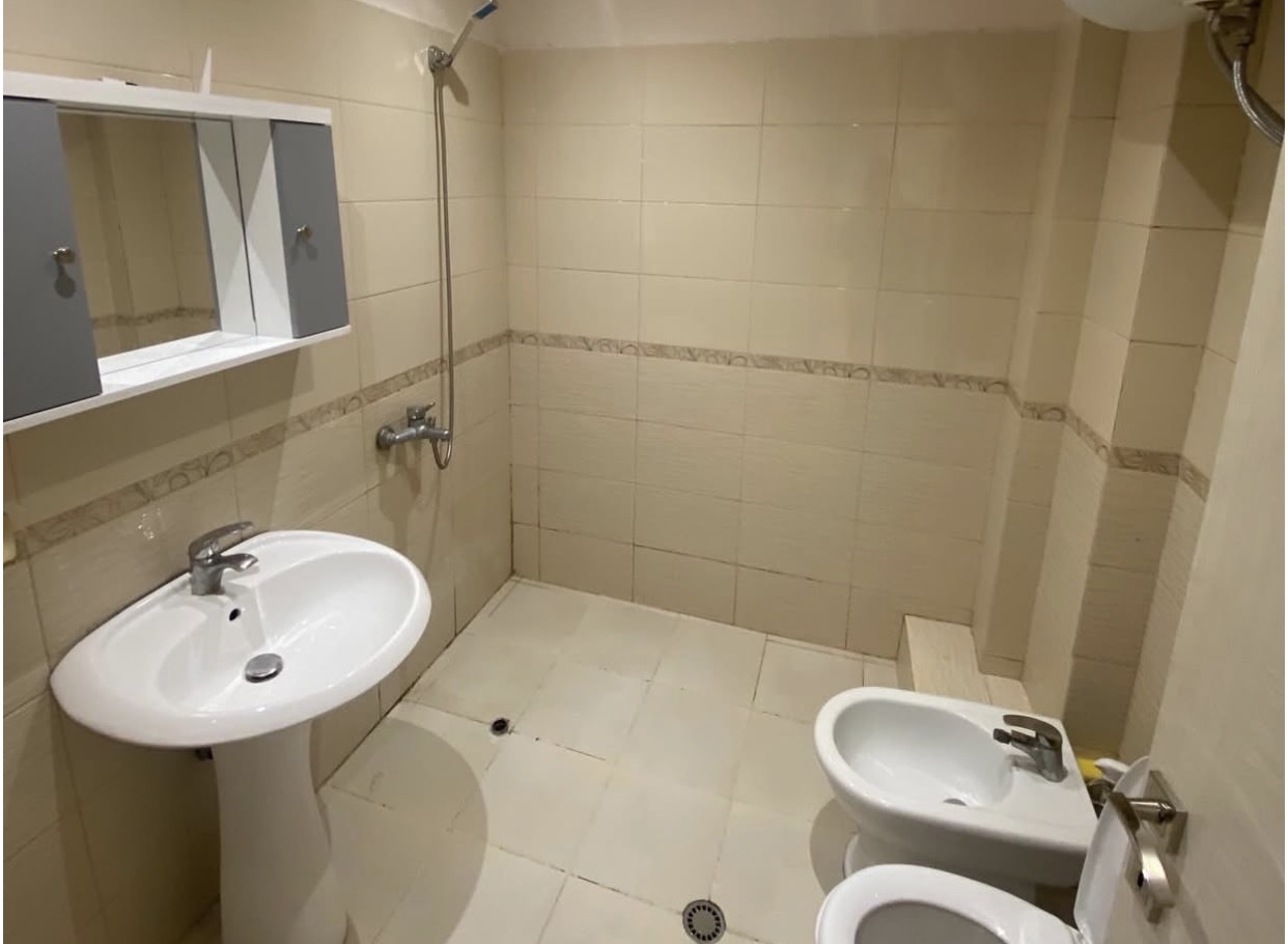 🏠 Jepet Apartament 2+1 me Qira te ish-Tregu Elektrik, Tiranë