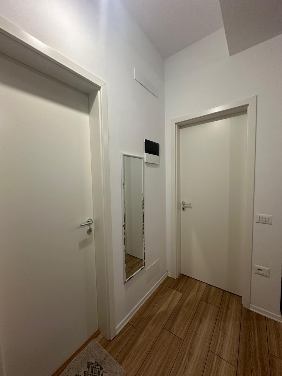 🏠 Jepet Apartament 1+1 me Qera mbi Fushën e Ali Demit, te Mangalem 21, Tiranë