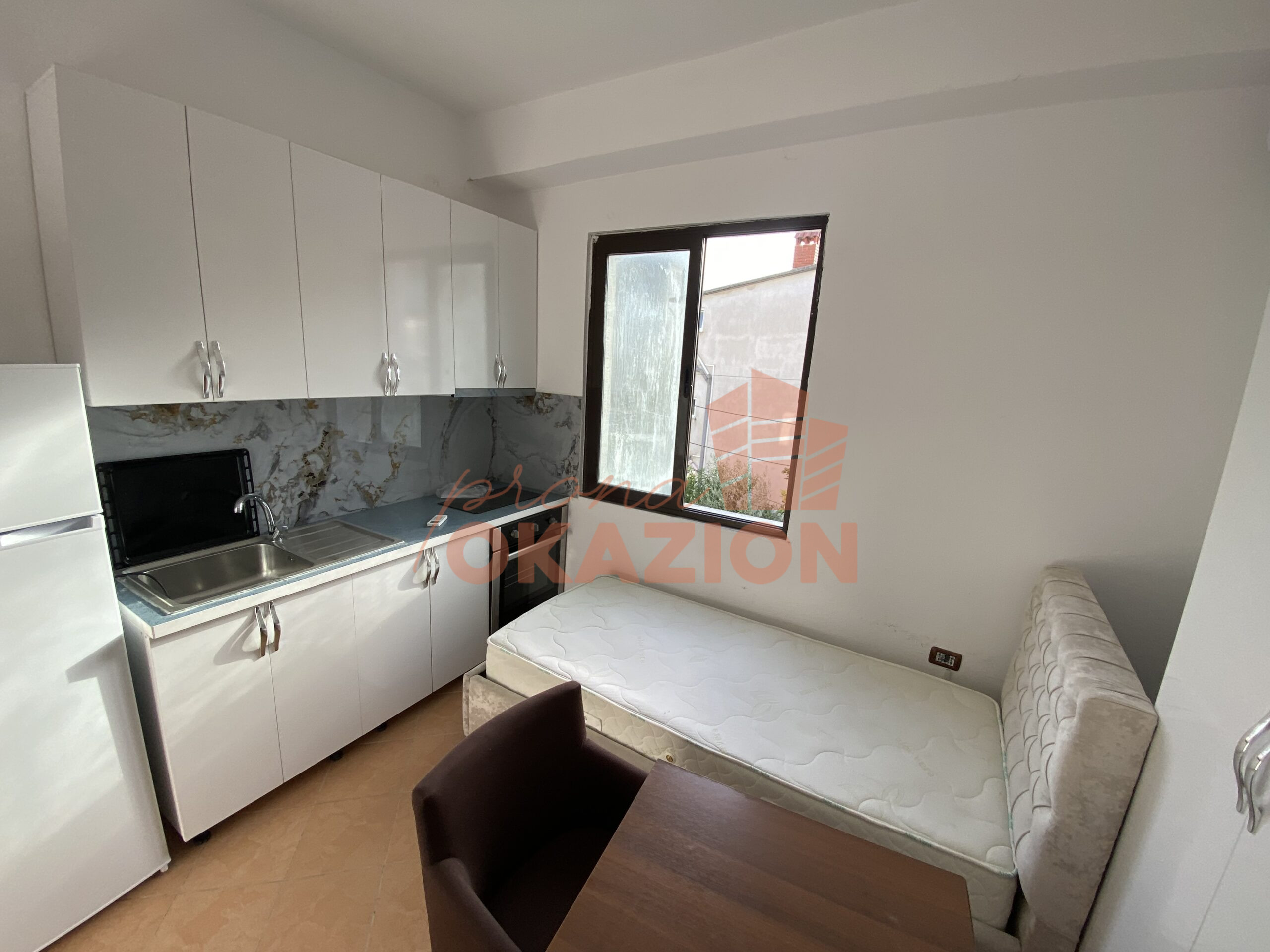 🏠 JEPET GARSONIERE ME QERA – QYTET STUDENTI