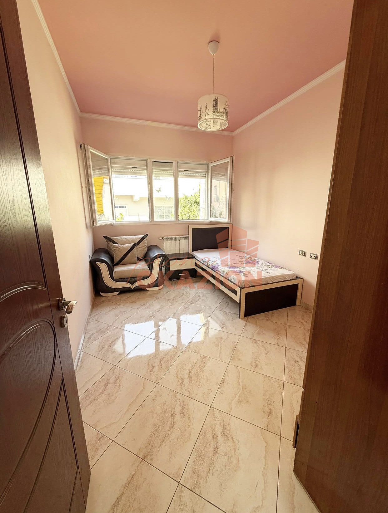 🏠 APARTAMENT 3+1 ME QIRA – MBI FAKULTETIN EKONOMIK, TIRANË